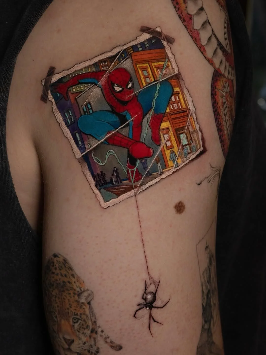 Artist | @laciegga 
NOIA Guest artist May 4-11 in 2026
Bookings > please check @laciegga or use the link in our bio

Your skin. Your art. Your flow.

NO&Iuml;A | BERLIN

#berlintattoostudio #abstractart #abstracttattoo #tattooberlin #bestattooarti