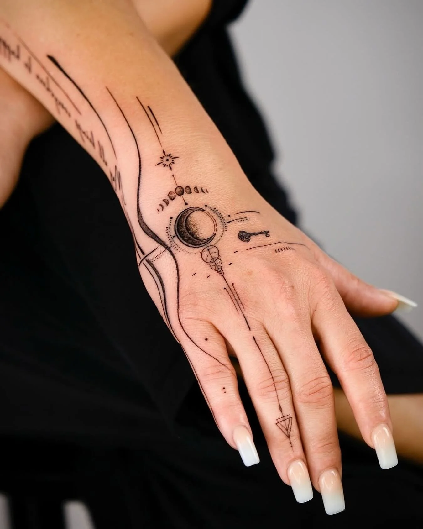 Artist | @dd_verba 
NOIA Guest Resident
Bookings > please check @dd_verba or use the link in our bio

Your skin. Your art. Your flow.

NO&Iuml;A | BERLIN

#berlintattooers #abstracttattoos #linetattoos #legtattoos #bodyarttattoo