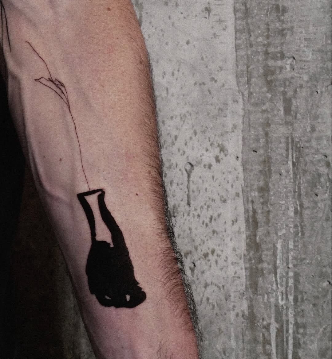 A figure suspended by the thinnest of threads. @obscuritenat_ turns tension into ink &mdash; bold blackwork silhouette, one fragile line, and so much left unsaid. 🖤

Guesting from August 3-7

For bookings, please contact @obscuritenat_ directly or u