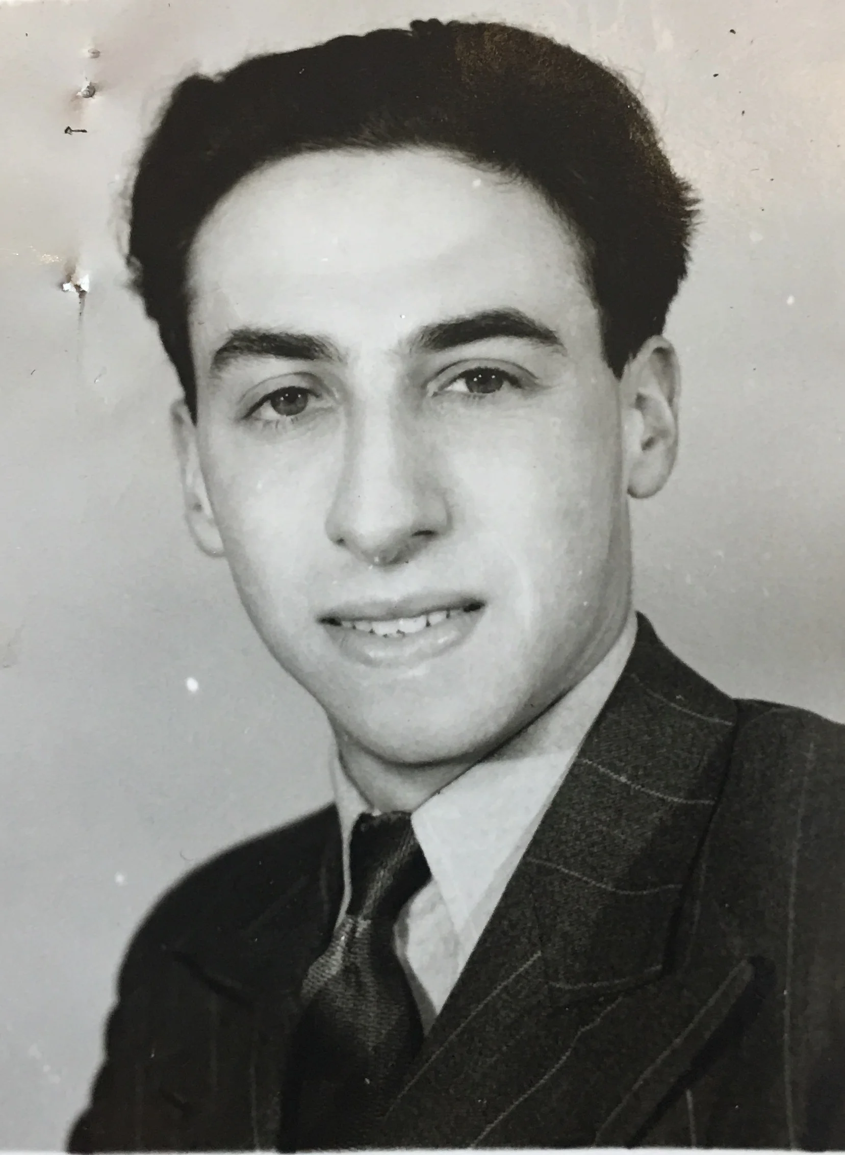 Manny Silver who ran the Ascot hostel was just twenty-two years old. Photo: Weiner Library.