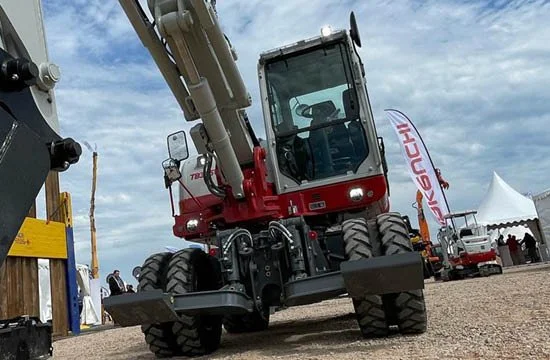 TB395W-Takeuchi-wheeled-excavator-10-tonne5.jpg