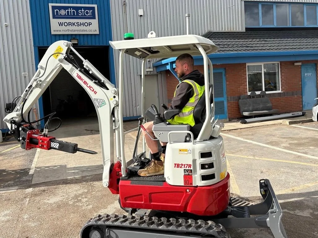 As North Star Estates Ltd  continue to grow so does their fleet of Takeuchi&rsquo;s, a new Takeuchi TB217R landing into their new Head Office in Chorley.

Many Thanks once again Ian really appreciate your continued business 
 
#utilities #groundworks