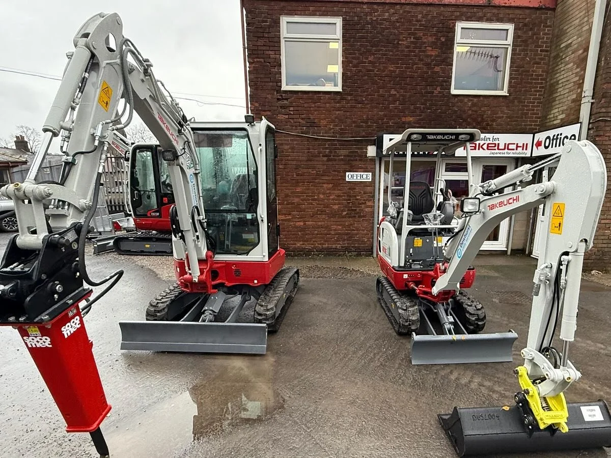 2 new @takeuchiuk off into Dewhurst Utility Services Ltd, Takeuchi TB325R and TB216 into their expanding fleet, Many Thanks once again Michael Taylor an absolute pleasure to deal with as always.

#utilities #groundworks #construction #excavation #per