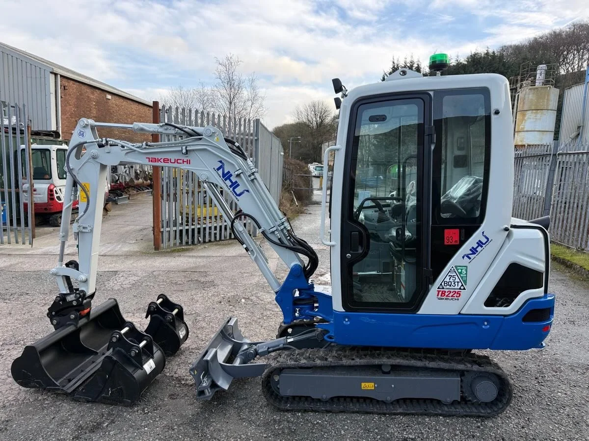 6th Takeuchi into Nathan Hadfield Utilities this time the Towable 2.5 Tonne Takeuchi TB225 cab adding additional power and flexibility to their Fleet.

Many Thanks once again Nathan all set for a busy 2026 

#utilities #groundworks #construction #exc