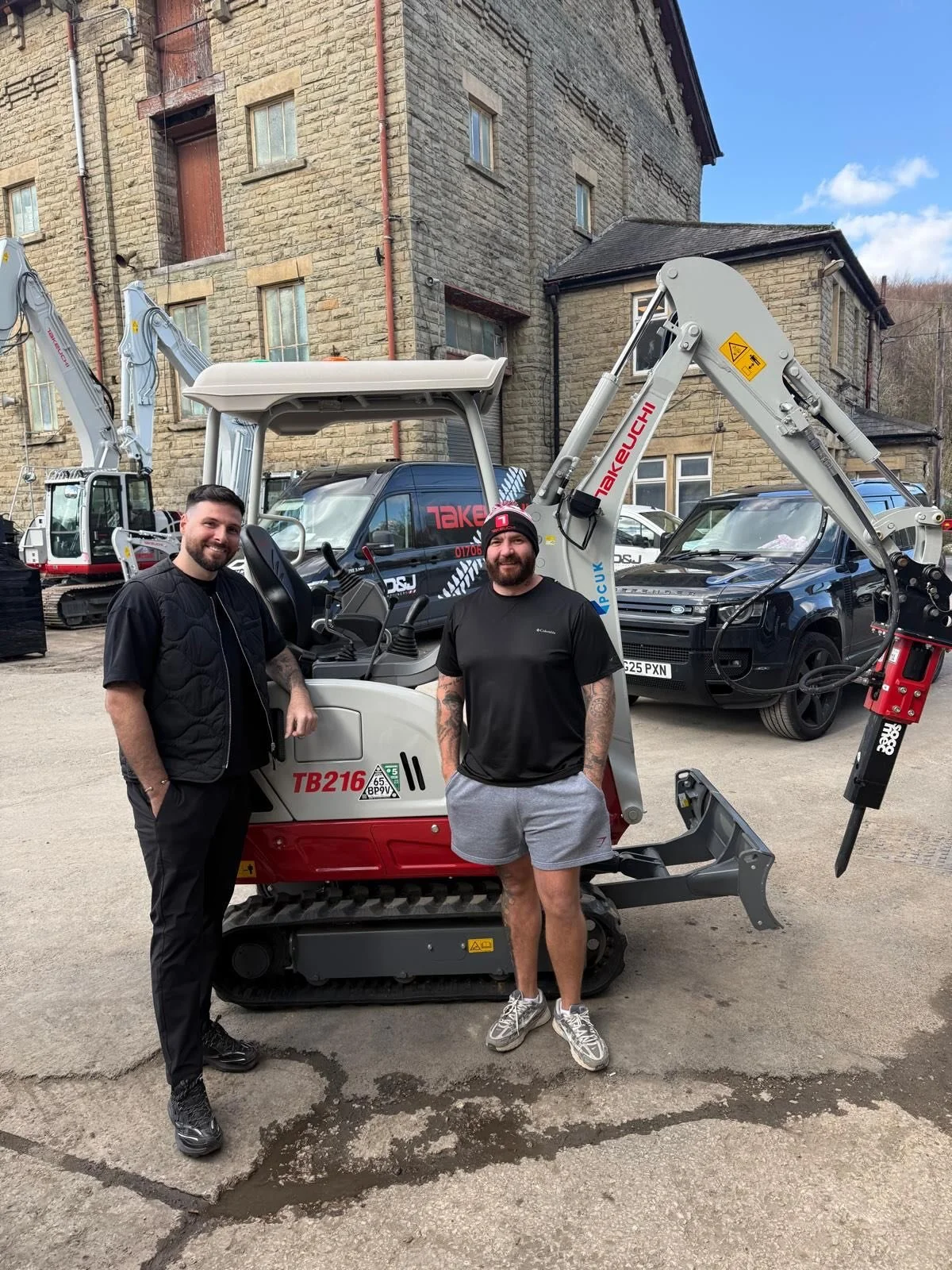 Nice Friday Takeuchi pickup for Phantom Construction great lads to deal with Many Thanks Declan and Sam.

#utilities #groundworks #construction #excavation #performance reliability nocompromise

☎️- Ed - 07795 402982
📧- ed.barnes@djmachinery.co.uk