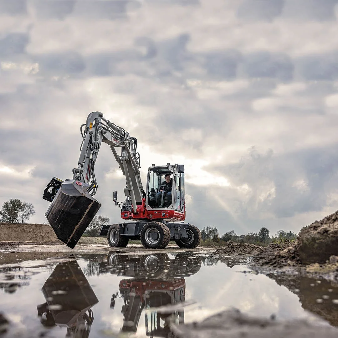 Takeuchi-TB370W-web-image-compact-wheeled-excavator3.jpg