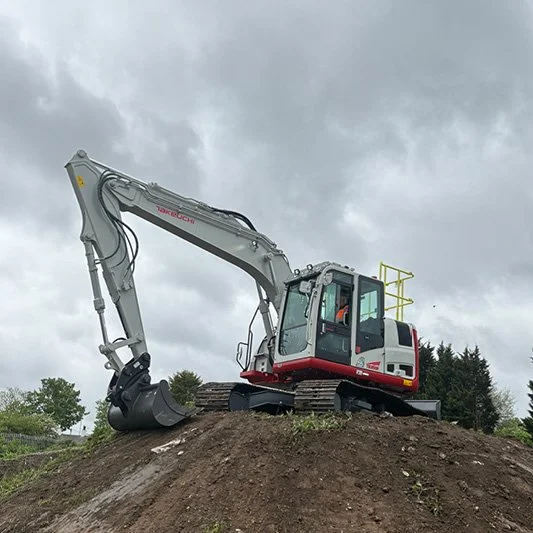 TB3150R-OFFSET-BOOM-EXCAVATOR-MACHINERY2.jpg