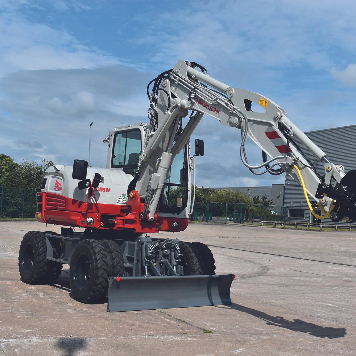 TB395W-300X300-Takeuchi-Whelled-Excavator-10-tonne5.jpg