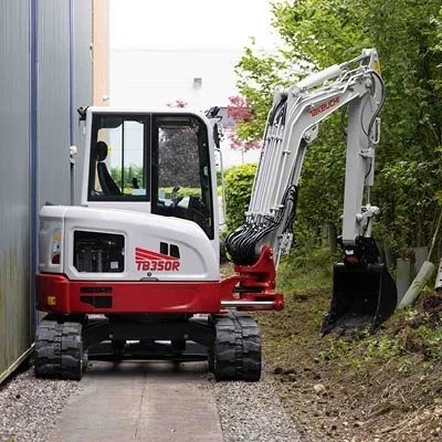 TB350R-Takeuchi-Short-Tail-Digger-5-tonne-400x4004-1.jpg