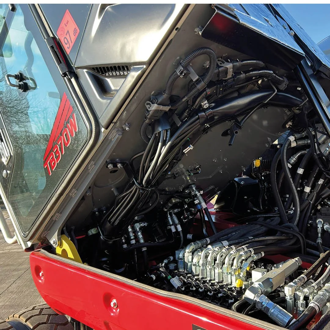 Takeuchi-TB370W-web-image-compact-wheeled-excavator5.jpg