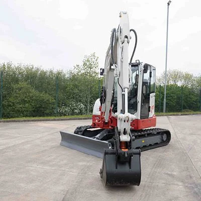 TB350R-Takeuchi-Short-Tail-Digger-5-tonne-400x4009-1.jpg