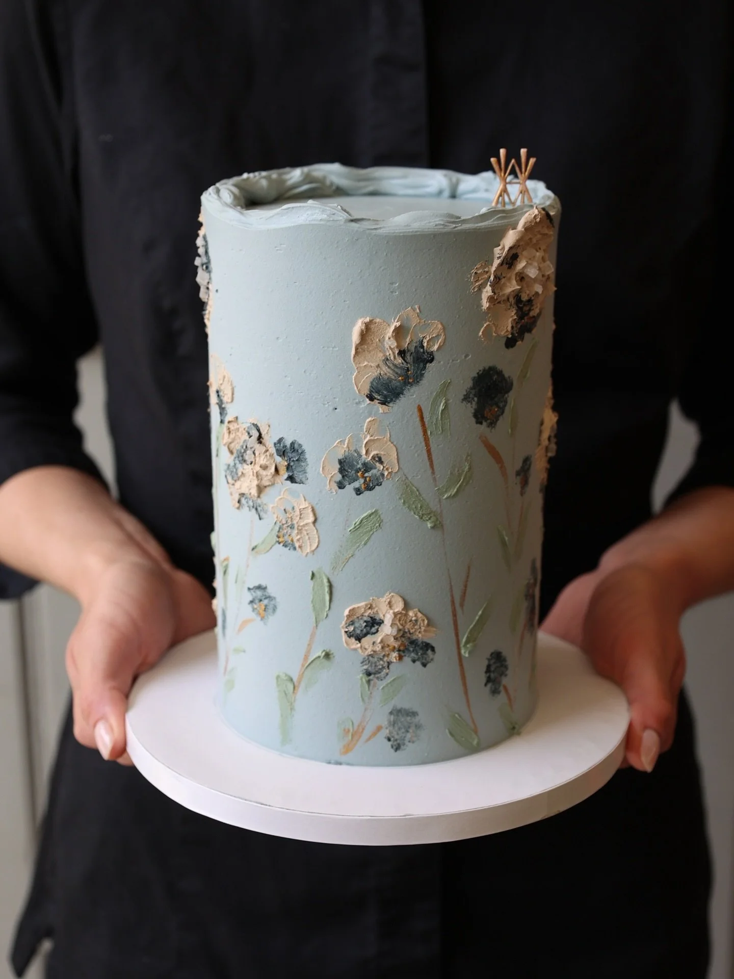 Eine weitere individuelle Anfertigung 🩵

#cakedesign #munichcakes #birthdaycake #patisserie