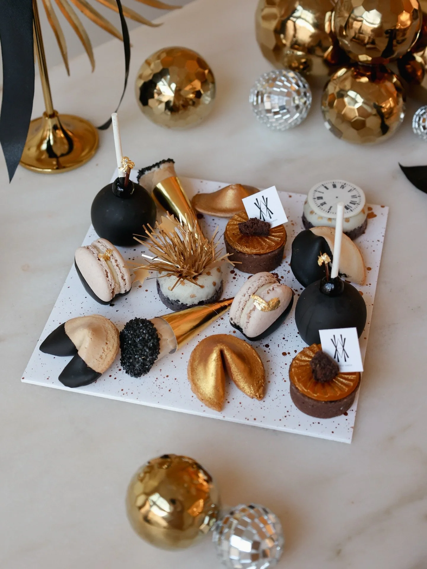 BLACK FRIDAY AKTION 🖤✨

Auch in diesem Jahr bekommt ihr mit dem CODE: SPARKLING FRIDAY wieder 20% Rabatt, wenn ihr unsere Silvester Dessert Boxen vorbestellt! 

Besonderes Special: der Rabattcode gilt auch f&uuml;r die letzten Adventskalender! Also 