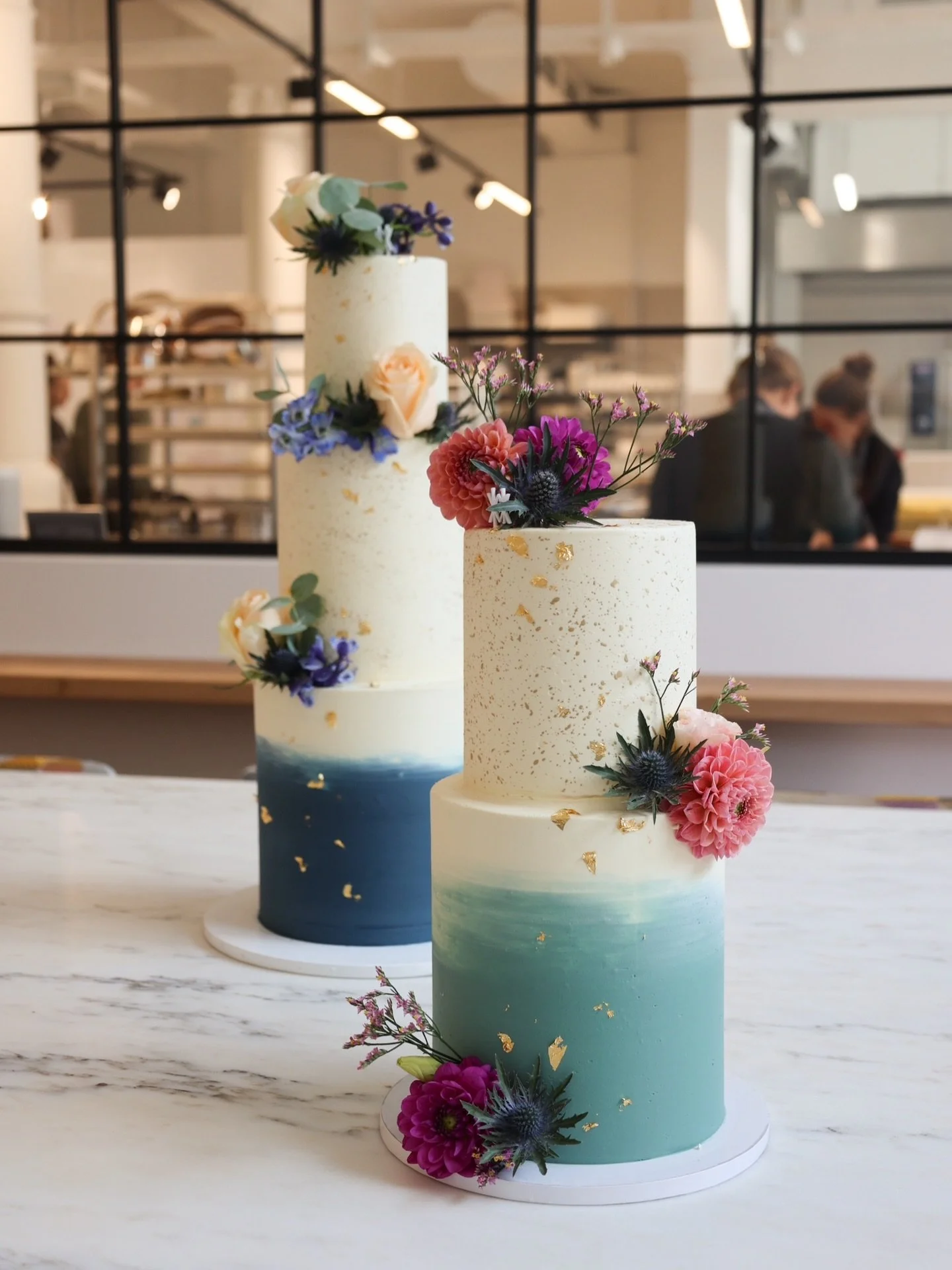 Unser Modell Sarah &amp; Nico 🩵

#cakedesign #cakemaking #munichcakes #weddingcake #birthdaycake #patisserie