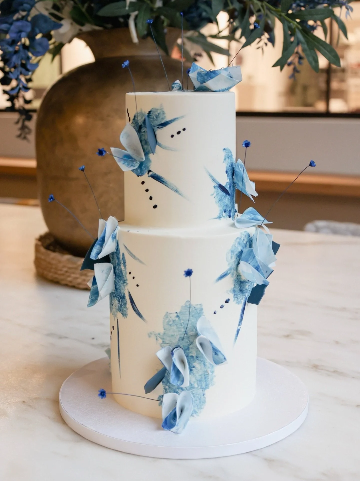 Happy Weekend 🩵

#cakedesign #munichcakes #birthdaycake #patisserie