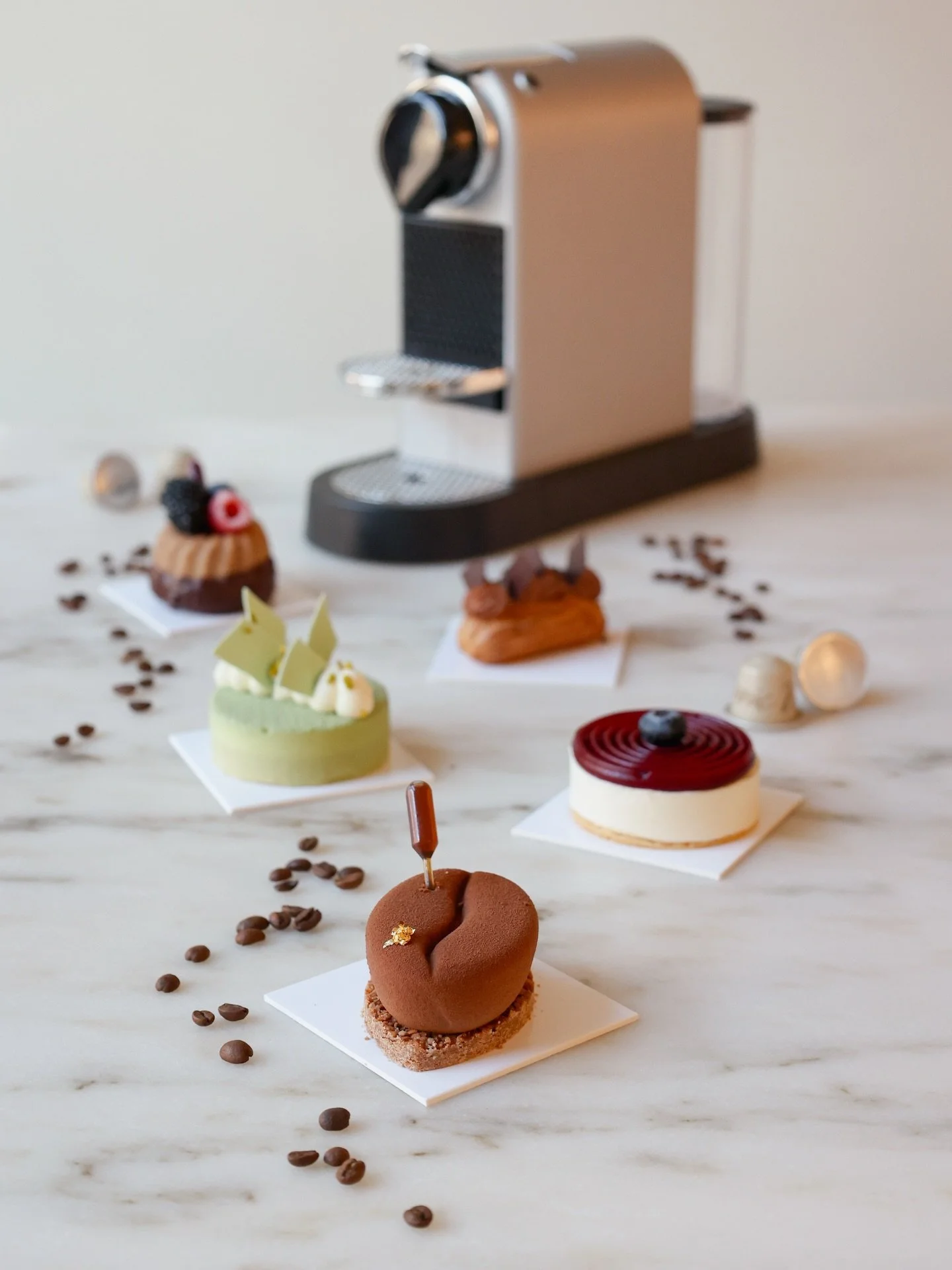 Unsere exklusive T&ouml;rtchen-Kollektion f&uuml;rs Nespresso-House am Marienplatz bekommt ihr dort t&auml;glich zu den &Ouml;ffnungszeiten ☕️ 

#nespresso #nespressohouse #patisserie #nespressomoments