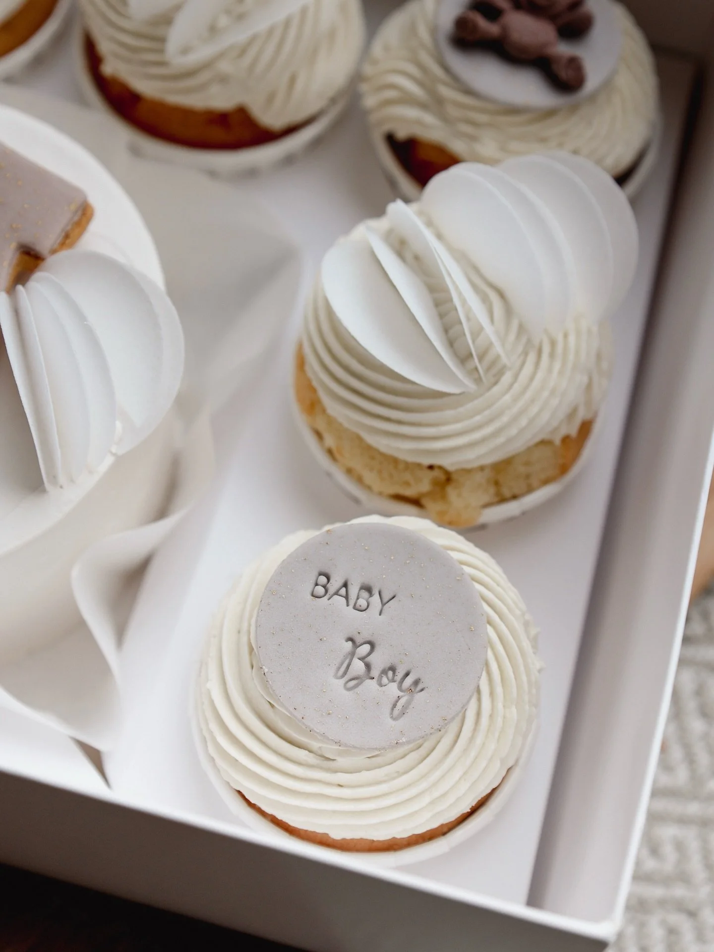 Gender Reveal Box 🤍

Mit 48h &uuml;ber unseren Onlineshop vorbestellbar. 

#genderrevealcake #genderreveal #babybox #babycake #babyshower #munichcakes