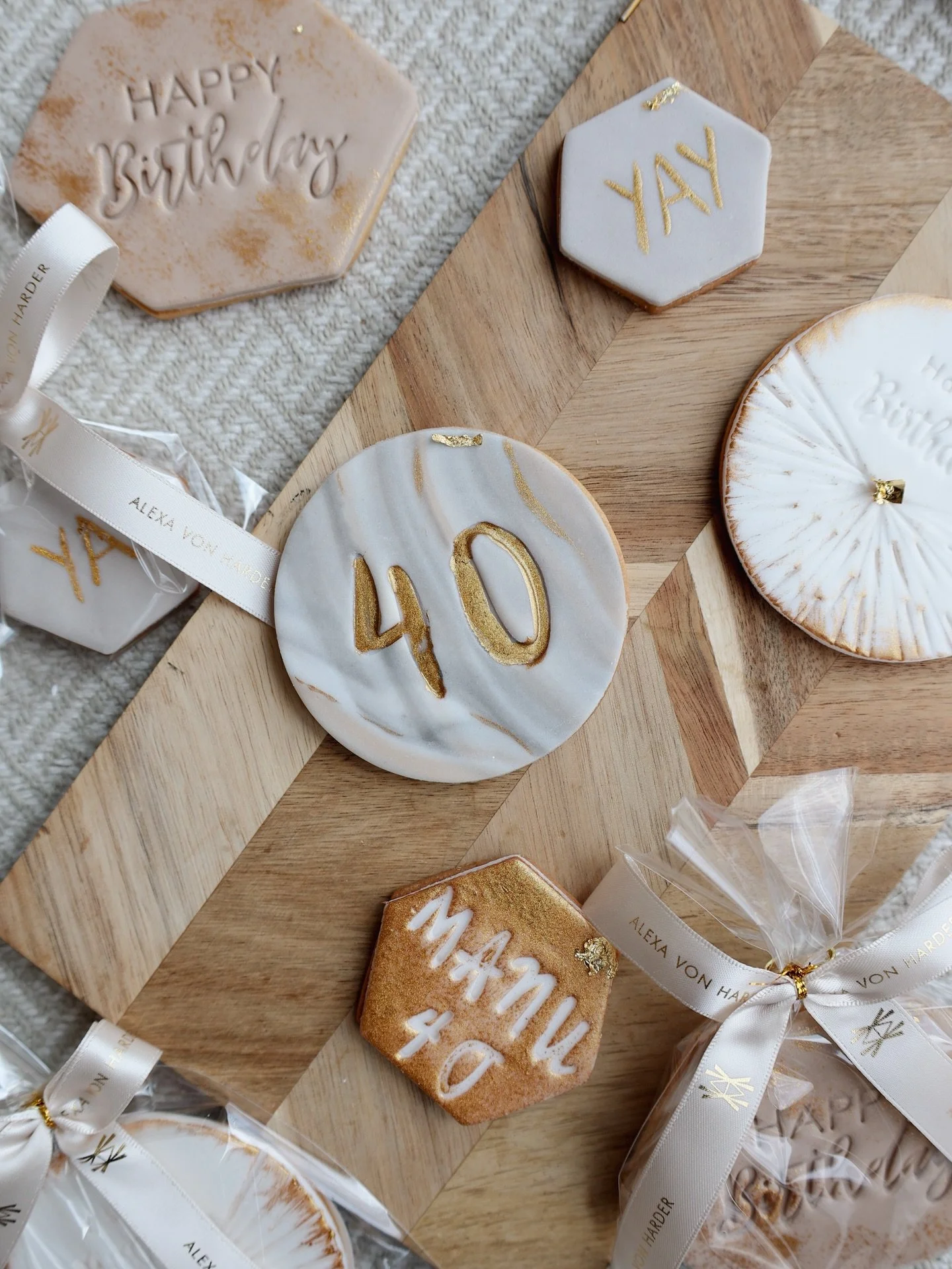 Happy Birthday @manuelneuer 🤍
Vielen Dank f&uuml;r euer Vertrauen 🫶🏼

#birthdaycookies #cookiestagram #messagecookie #cookiedecorating #munichcakes