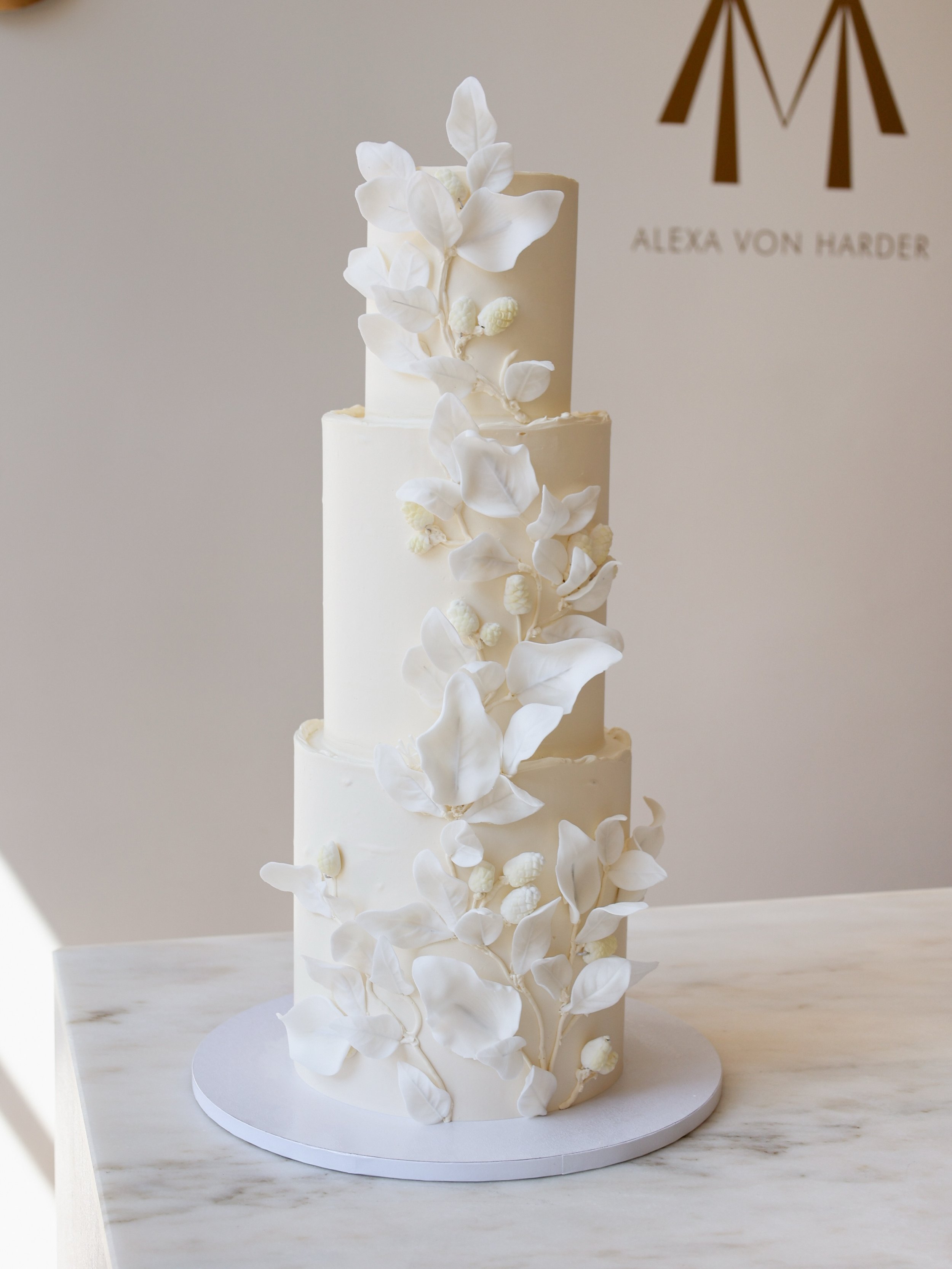 Einige unserer Hochzeitstorten-Modelle, sowie individuelle Anfertigungen 🤍

#weddingcake #weddingcakedesign #cakedecorating #munichcakes #cakesofinstagram