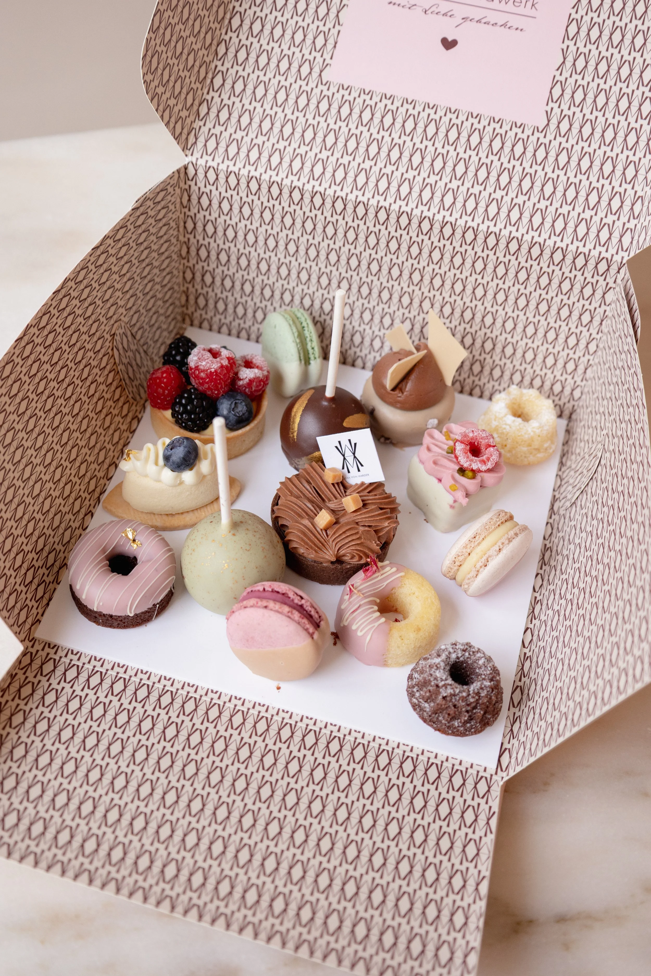 Patisserie Tasting Box - TO GO