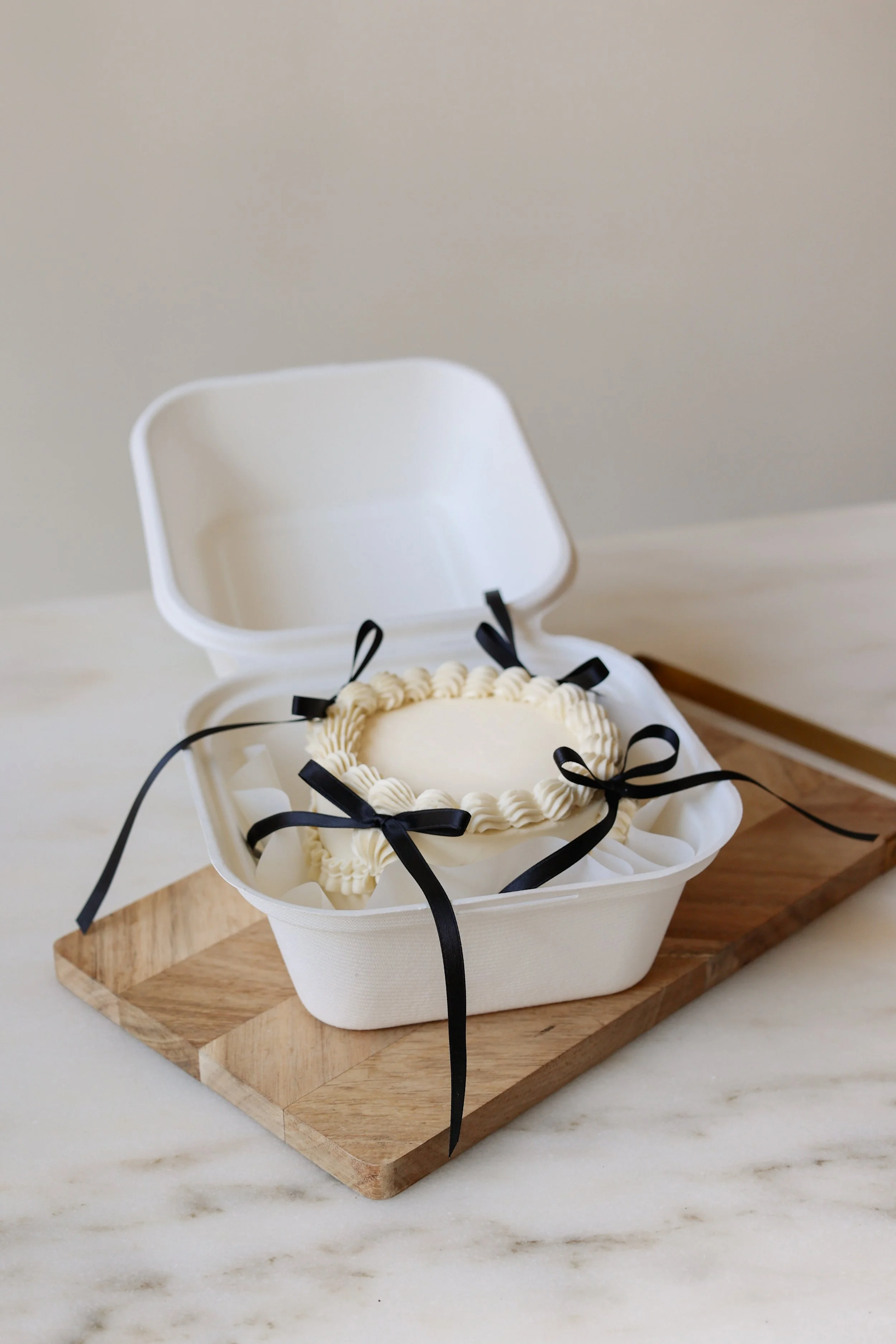VINTAGE BENTO CAKE