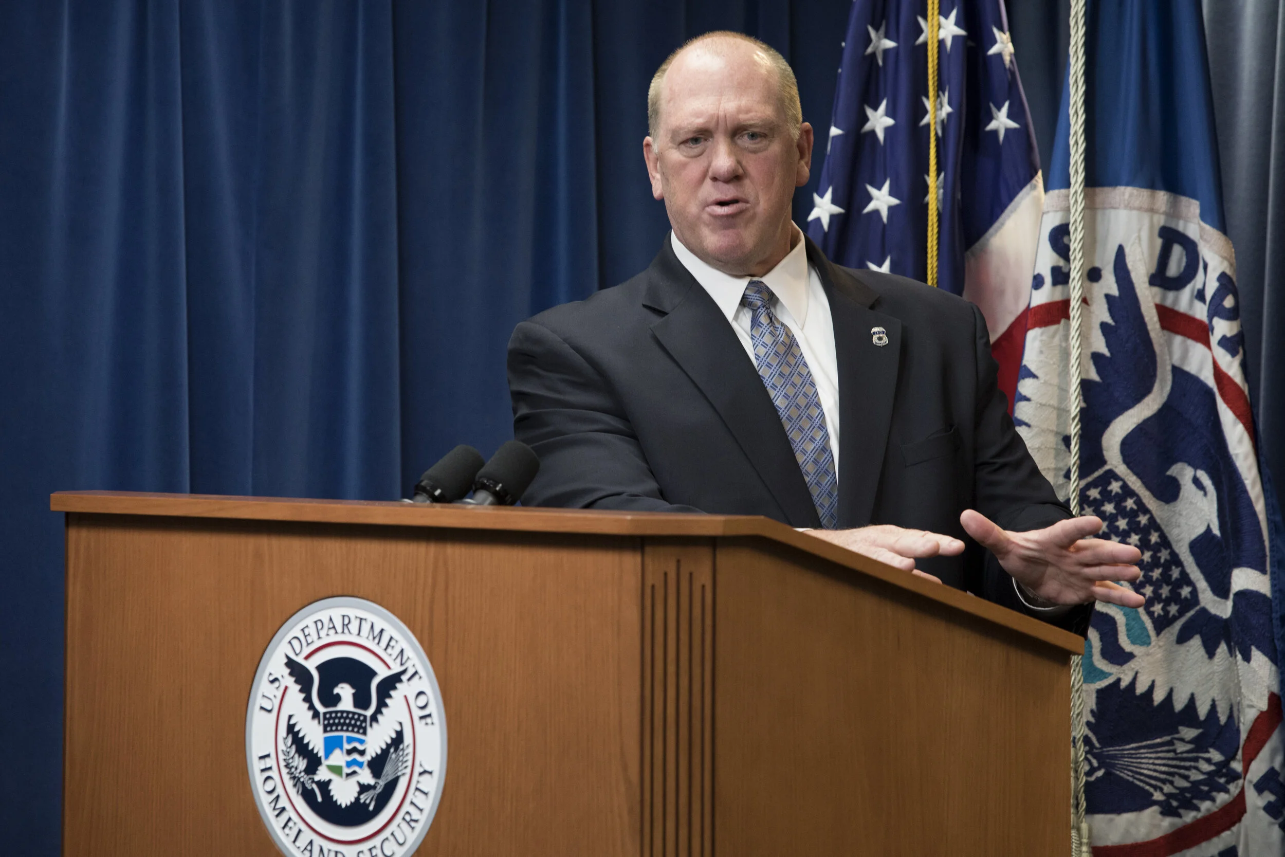 tom homan - https://www.flickr.com/photos/cbpphotos/38823432802/sizes/l