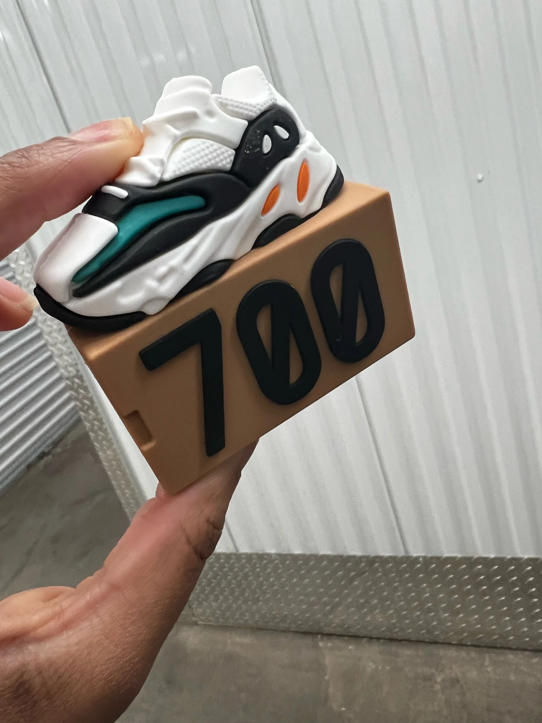 38F74EF6-5E39-4B90-A1B2-3E621EC94267