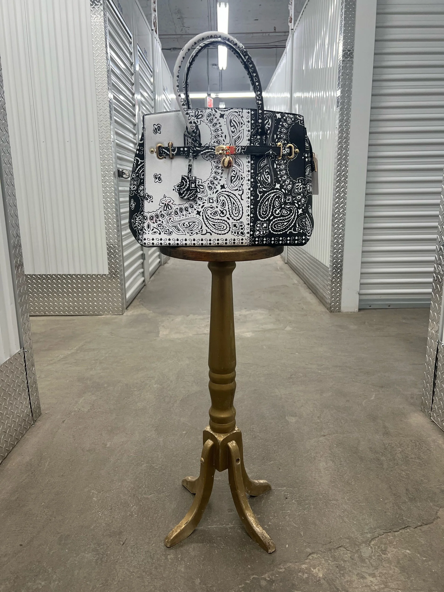 C6A7C71F-1D72-4EBA-A509-35F105D56DAF