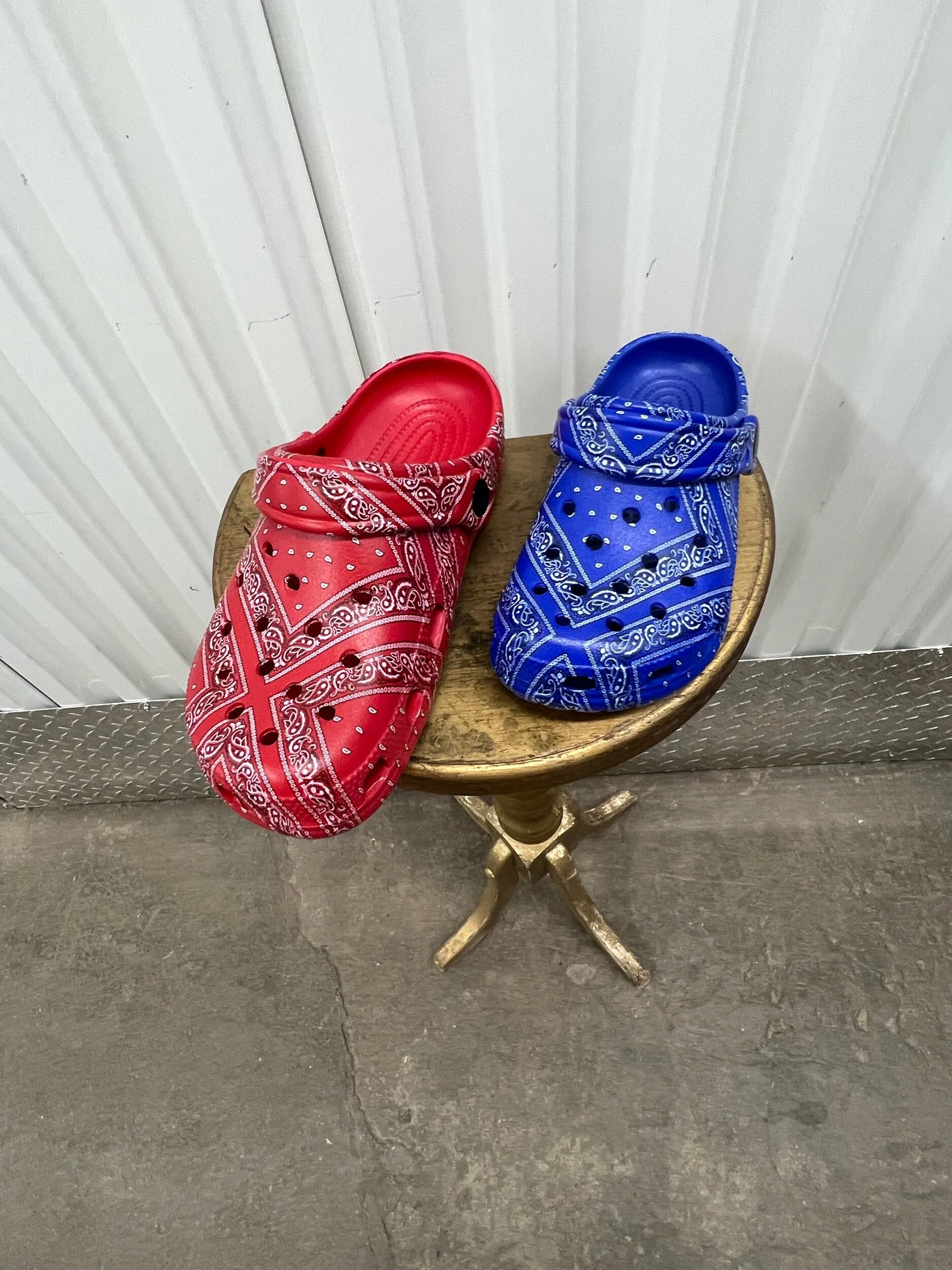 9F2AD6E4-1E19-4A52-A657-DC983572FC03