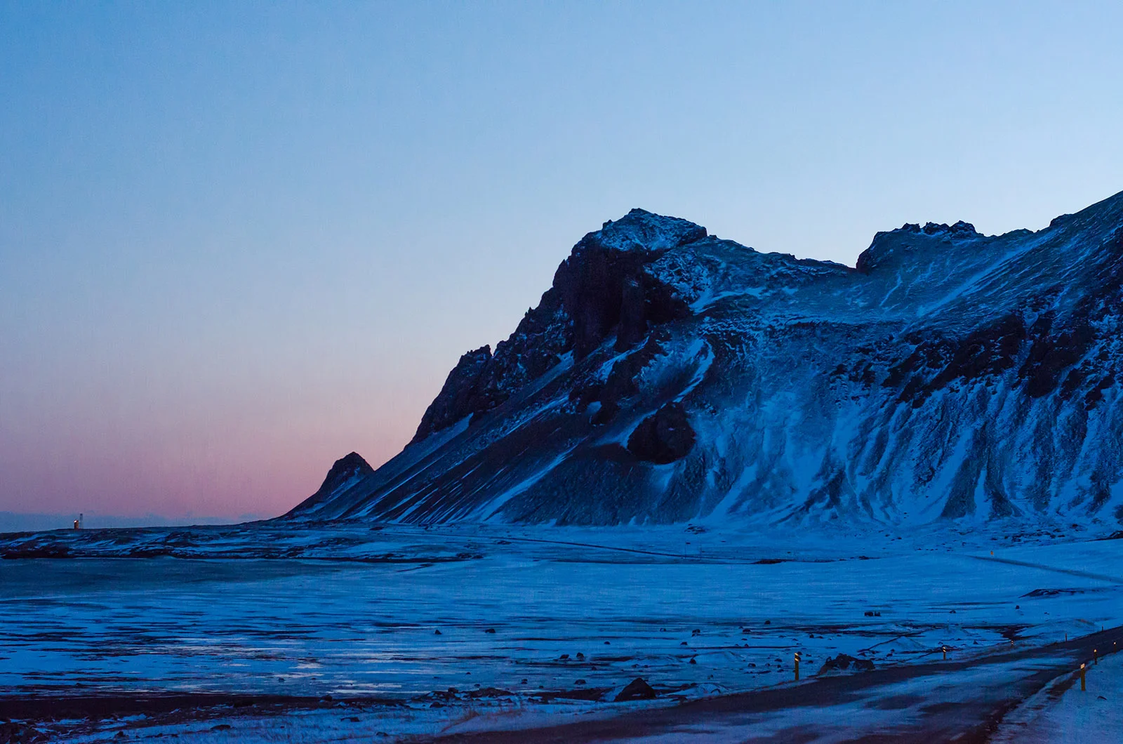 Icelands_unmistakable_light.jpg