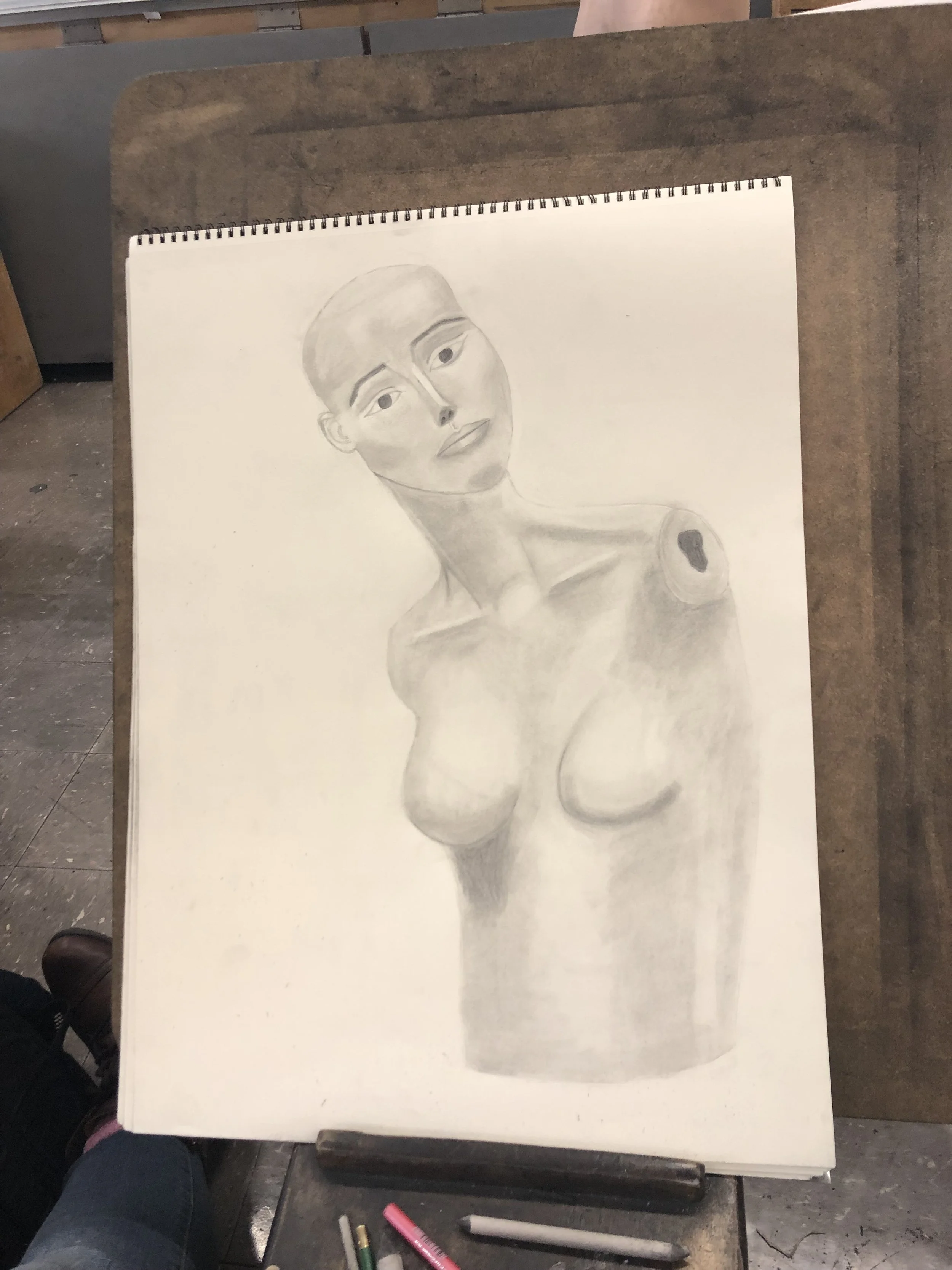 Figure Drawing of Manequinn