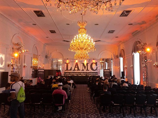 Last month, we provided lighting design and technical production of the panels at @thelamc for their 20th anniversary, the 10th for us...
.
#lightingdesign #sounddesign #eventproduction #eventslife