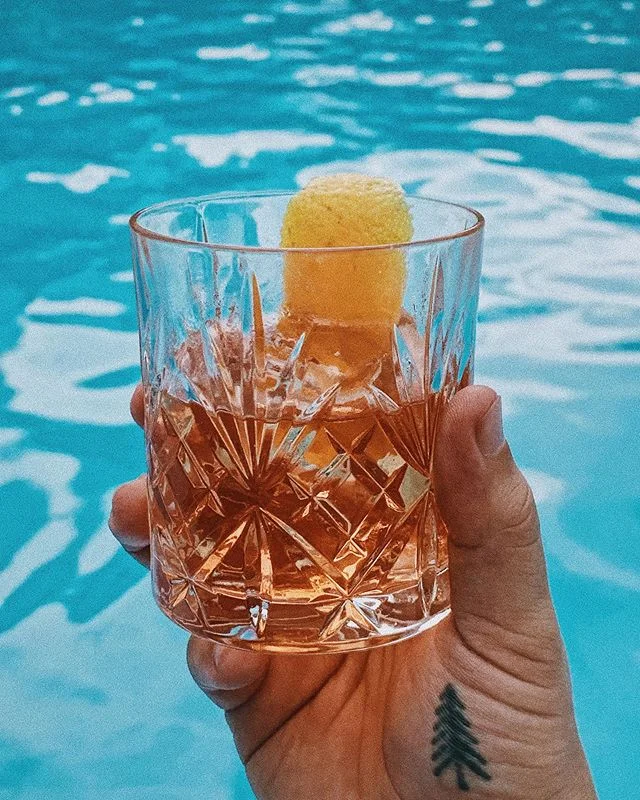 I&rsquo;m just a little old fashioned.

#igers #instagood #instadaily #picoftheday #photooftheday #modernthrift #beautiful #socality #travel #igtravel #instatravel #letsgosomewhere #capturedbyheart #americanviews #wanderorwonder #lookslikefilm #ventu