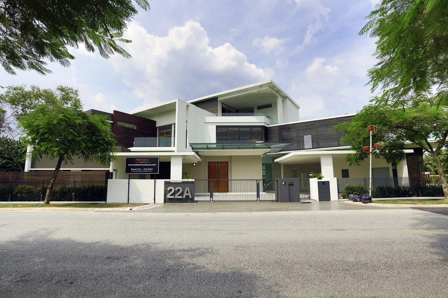 Tai's Residence — C Y C A