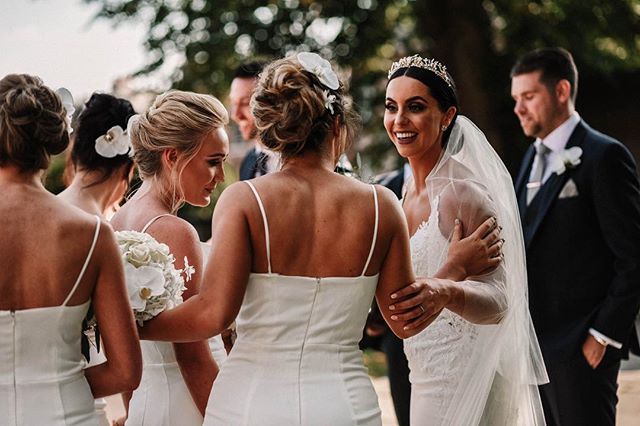 When you gotta regroup with your best gals post ceremony ✨

If you plan on taking your veil out after the ceremony always choose one of your bridesmaids (the most delicately handed one ☝🏼) to remove your veil for you. I'll always talk it through wit