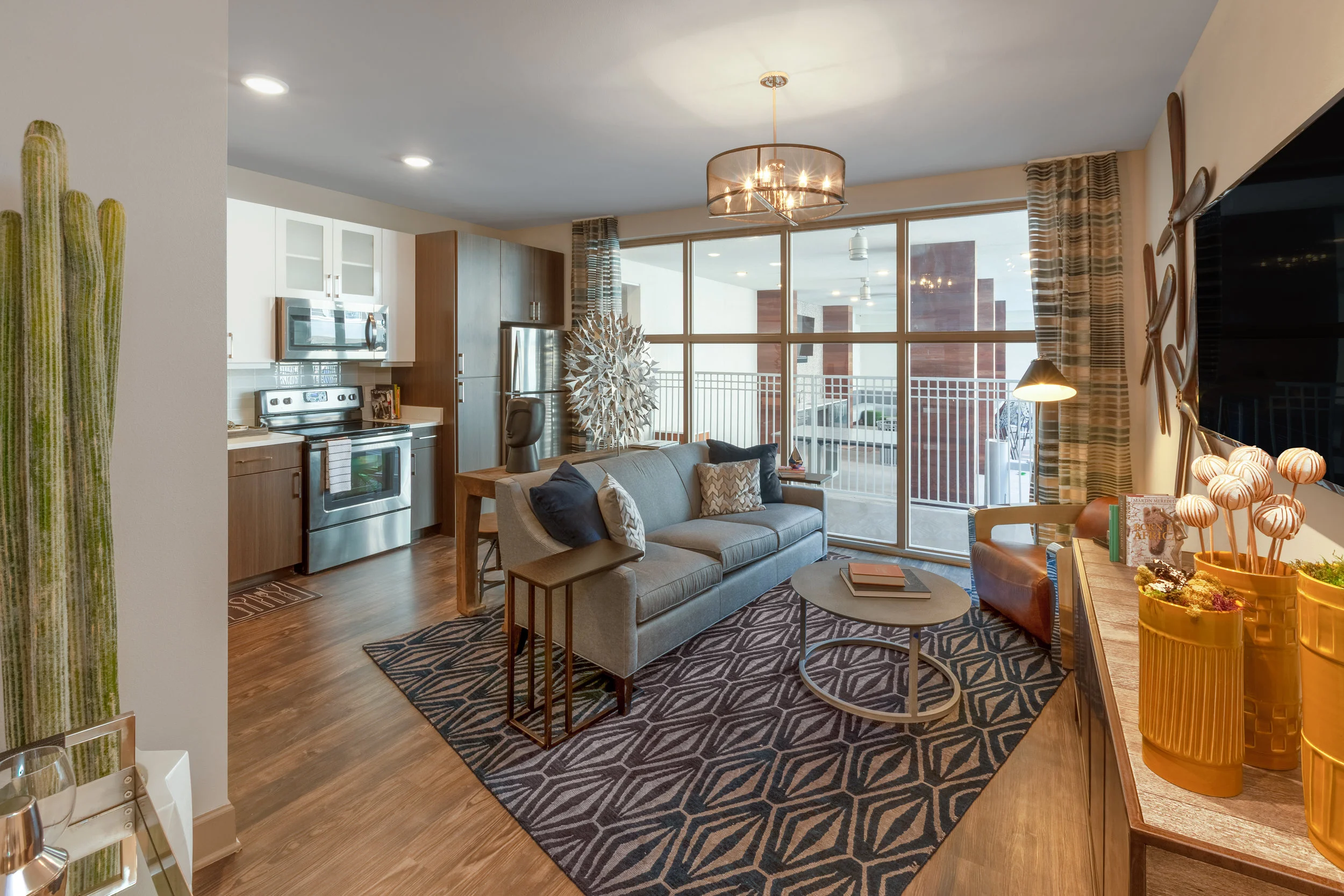 247600 POST_SOUTH_LAMAR 1RB_MODEL_PHASE_2_LIVING_ROOM.jpg