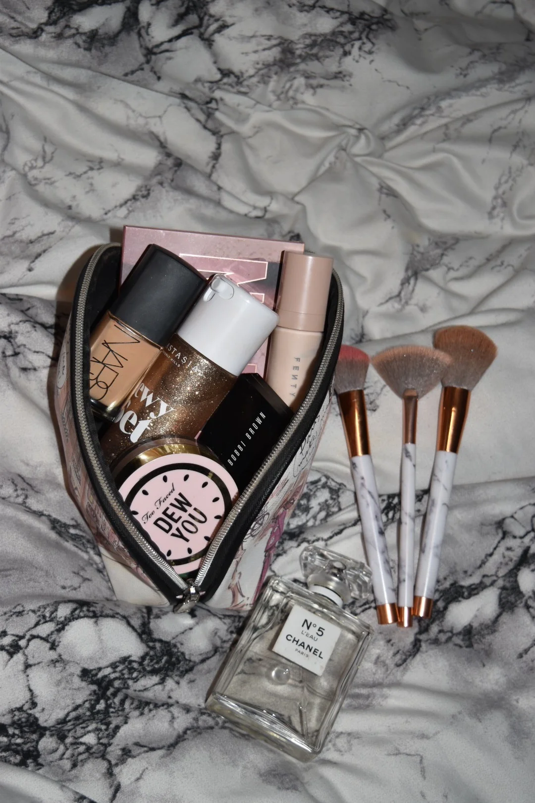 DEWY MAKEUP PRODUCTS YOU NEED THIS SUMMER