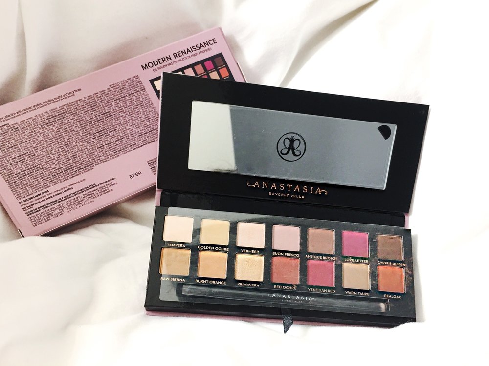 Modern Renaissance 入冬的莓果系it彩妝 Nacaroni Chic