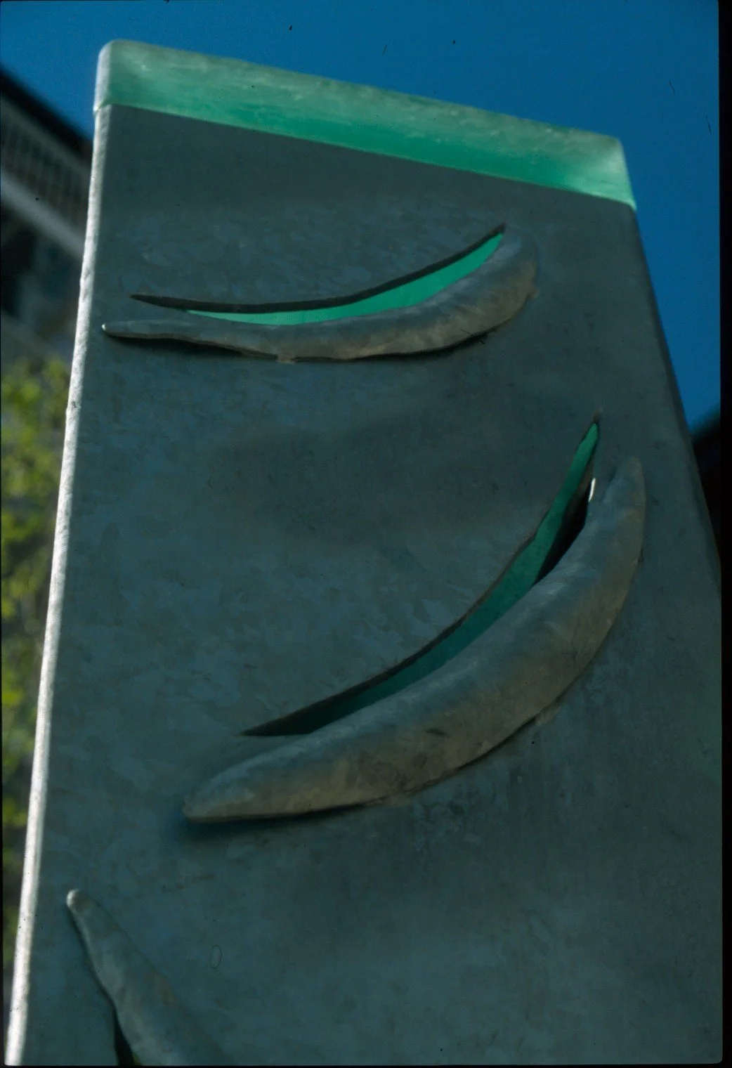 6.Dexter.detail.jpg
