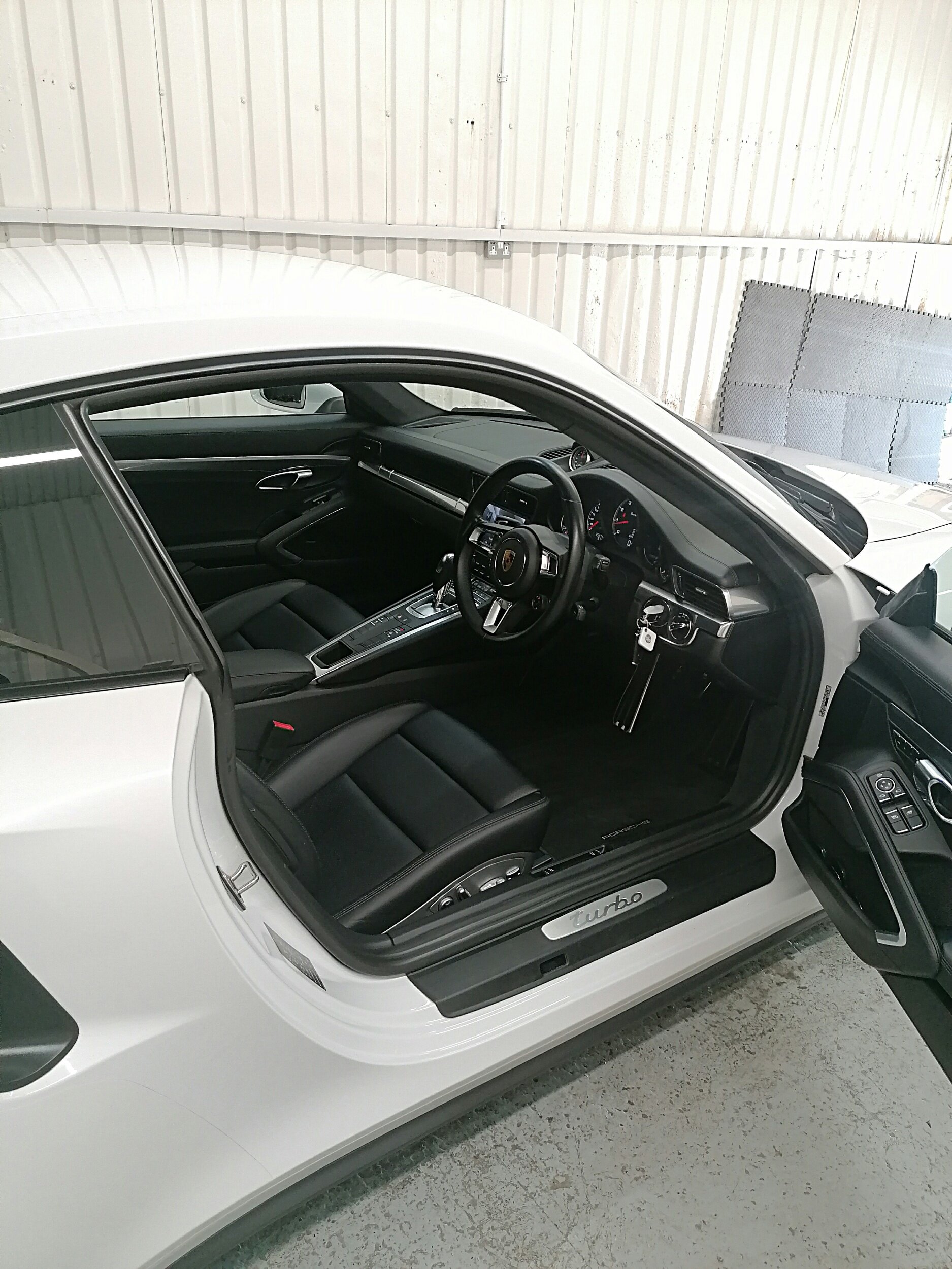 Porsche 911 turbo CAR DETAILING & Ceramic Coating Paint Protection Service in London 