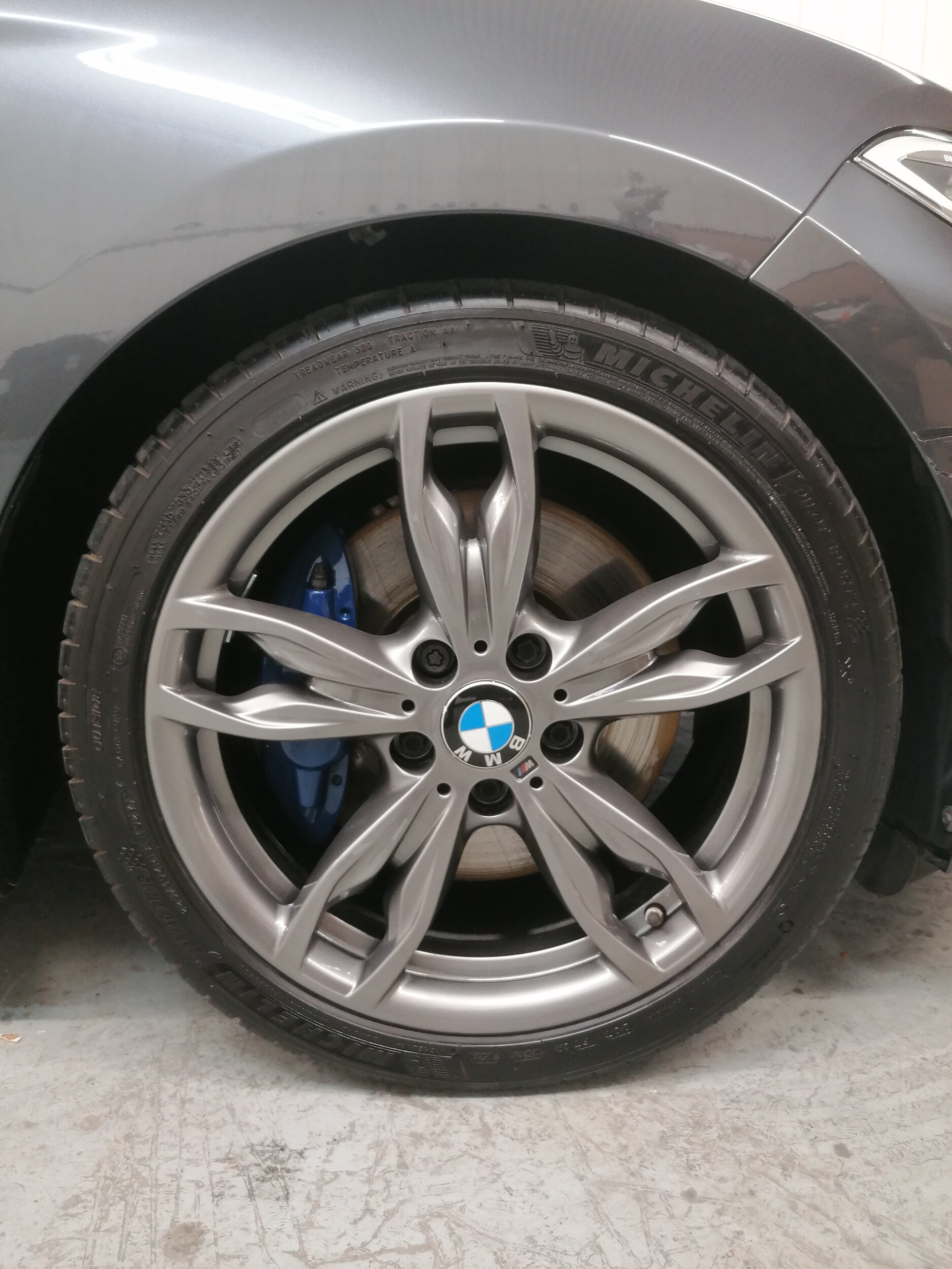 BMW M3 DIAMOND CUT ALLOY WHEEL REFURBISHMENT SERVICE IN LONDON E2