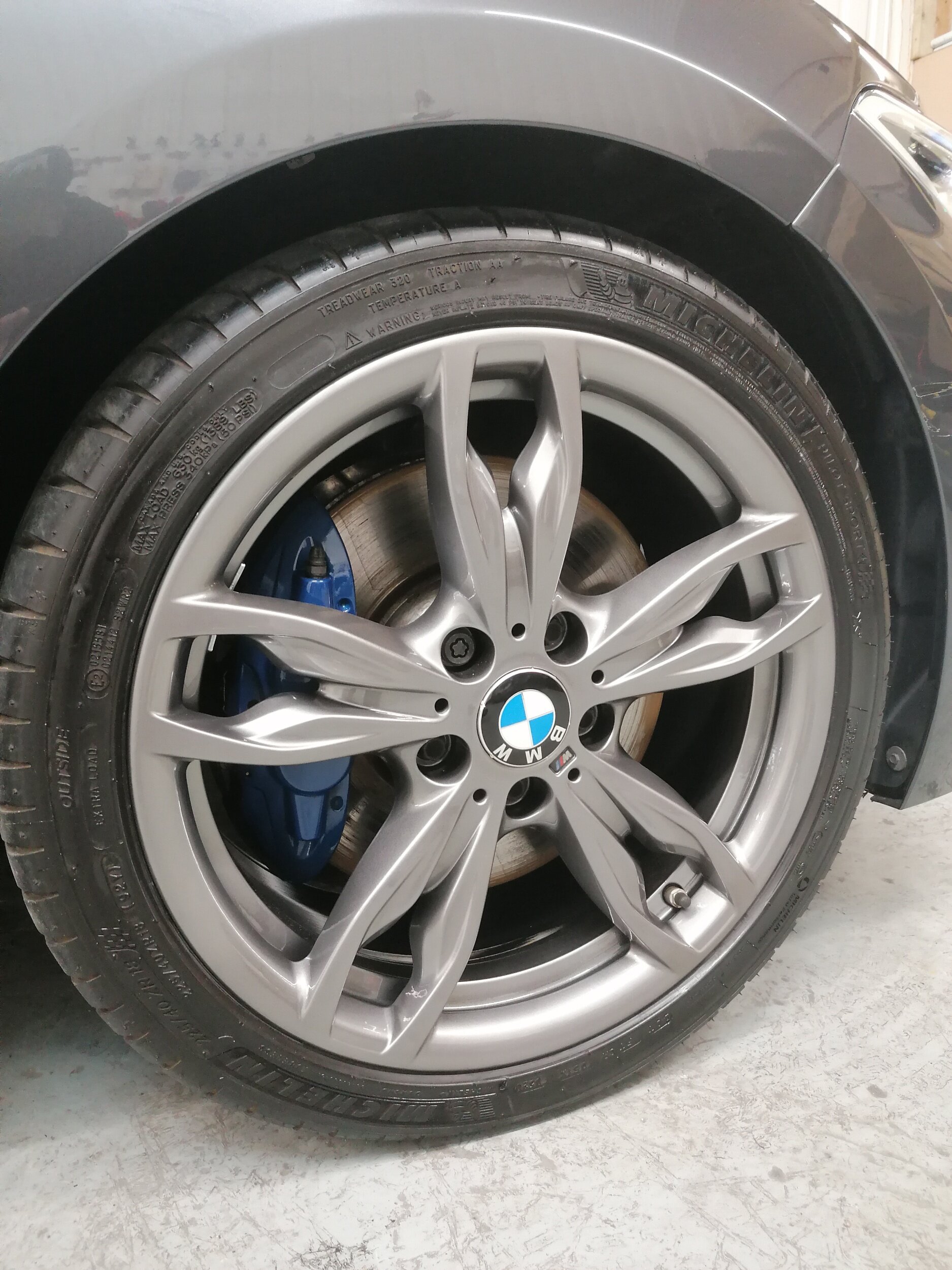 BMW M3 DIAMOND CUT ALLOY WHEEL REFURBISHMENT SERVICE IN LONDON E2