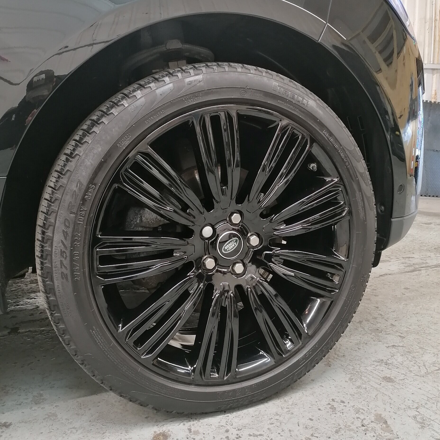 Range Rover Powder Coating Alloy Wheel Repair &amp; Powder Coating Refurbishment in London E2