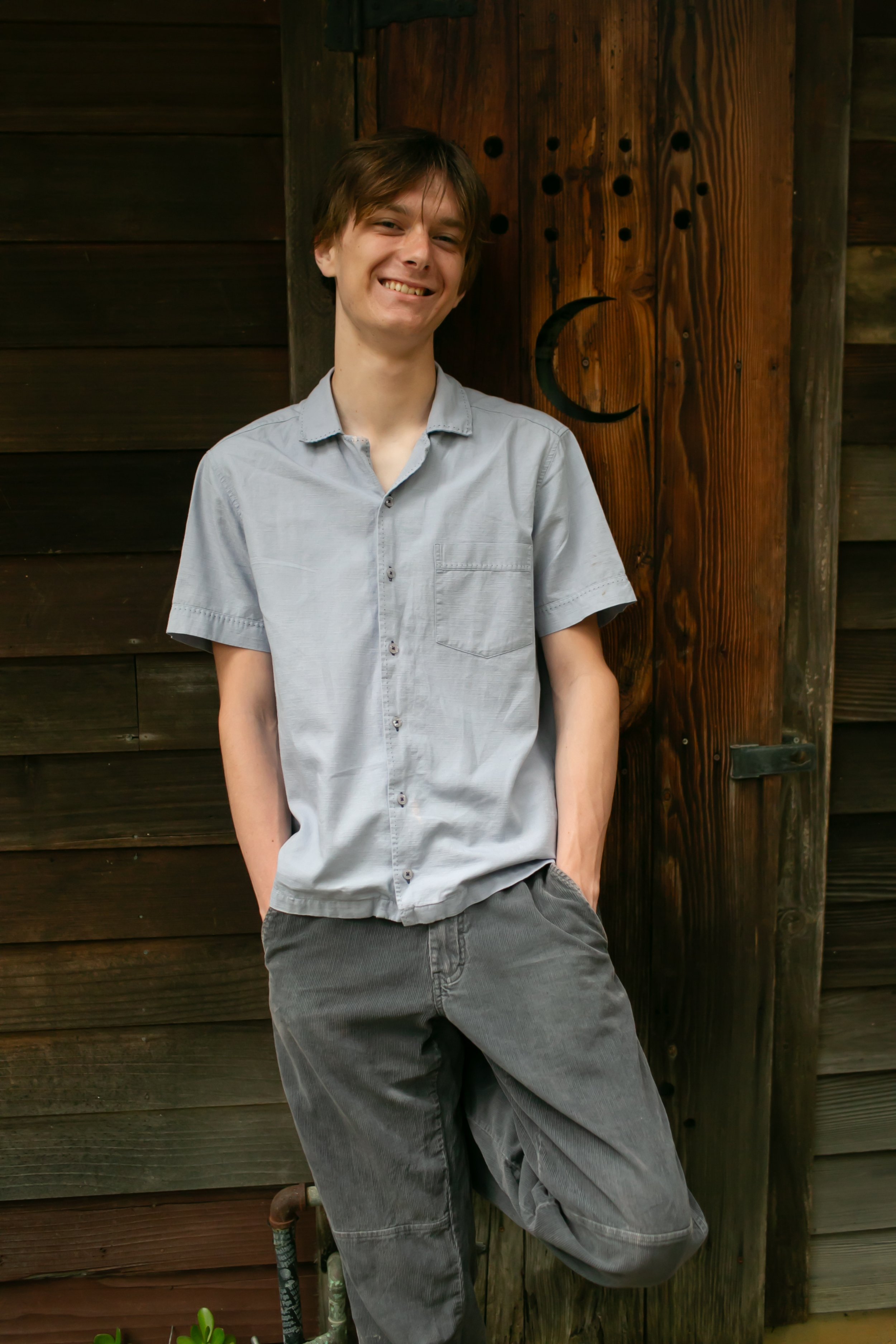 Vaughn Muhlethaler Senior Session-4.jpg
