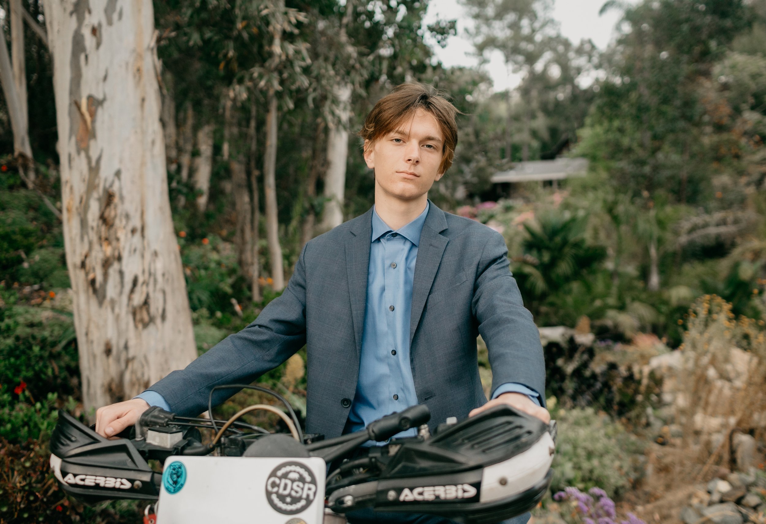 Vaughn Muhlethaler Senior Session-13.jpg