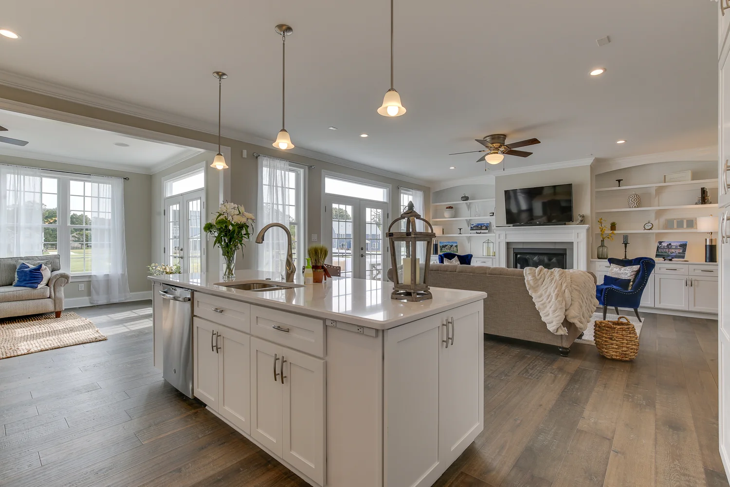 Web 4101 Colbourn Dr-25.jpg