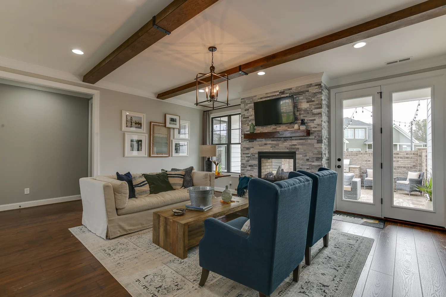 Web 4107 Colbourn Dr-17.jpg