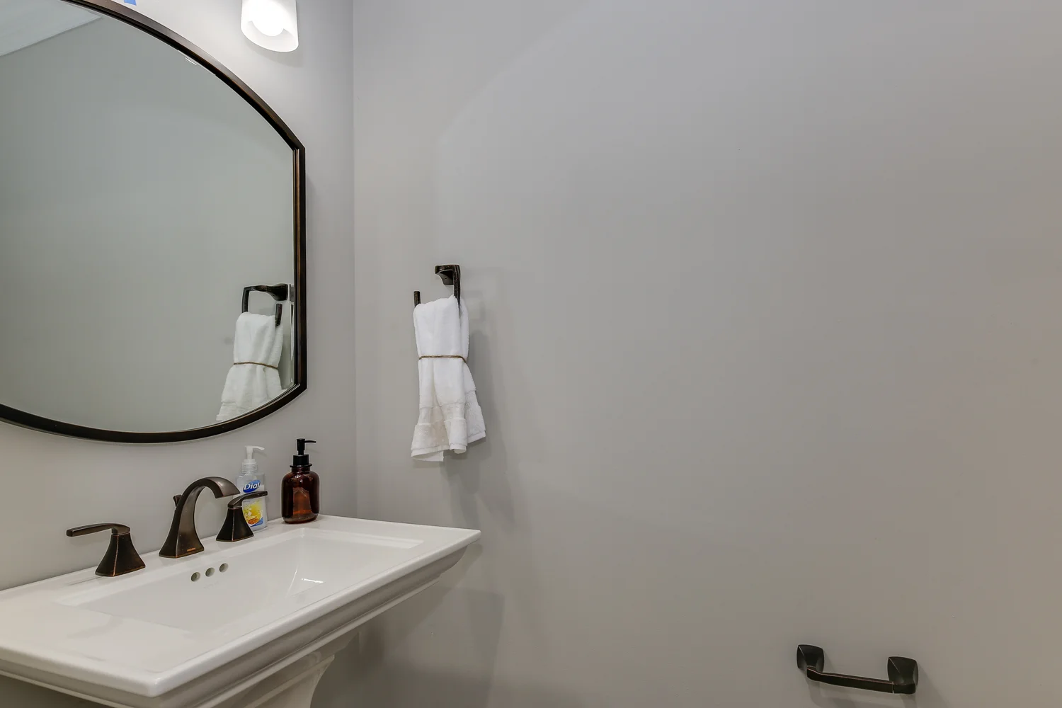 Web 4107 Colbourn Dr-28.jpg