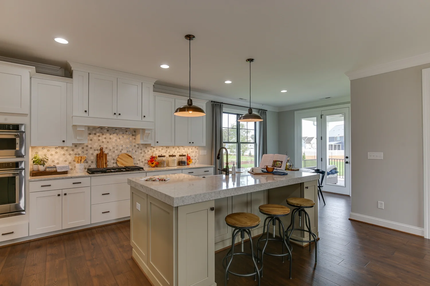 Web 4107 Colbourn Dr-22.jpg