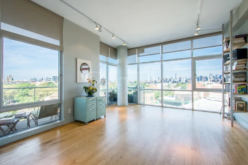 297 Driggs Ave, #7A - Greenpoint | Brooklyn 2 Bedroom // 1 Bath Days on Market — 45 Sold Price: $1,245,000